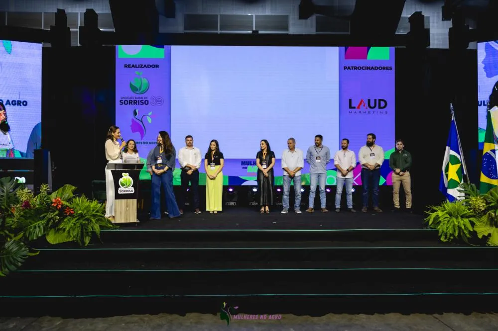 Mulheres homenageadas no palco