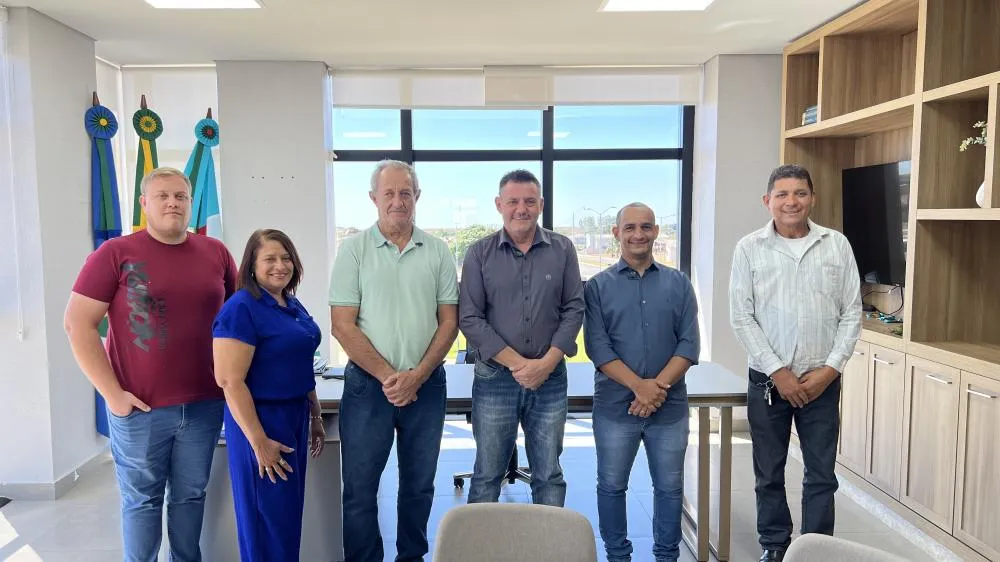 Presidente da UCMMAT, Pelézinho, visita Santa Rita do Trivelato para fortalecer laços e discutir projetos